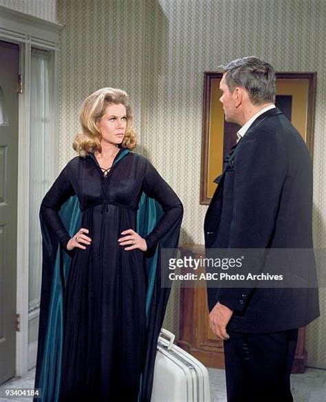 2,042 Elizabeth Montgomery Photos Stock Photos & High